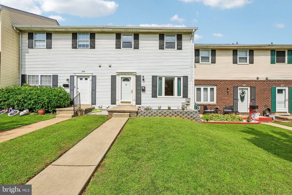 2010 WINTERGREEN PL, Baltimore, MD 21237
