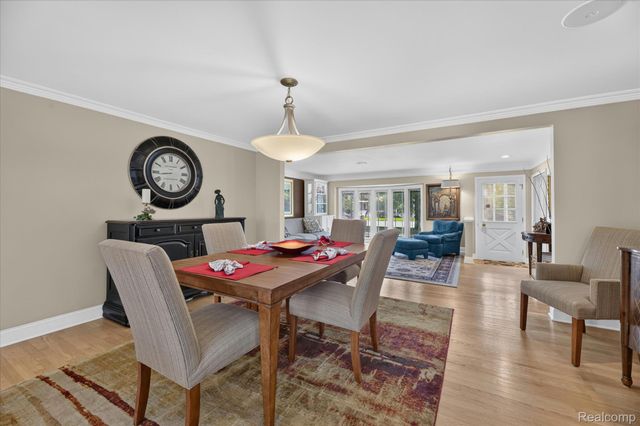 16927 Farmington Road, Livonia, MI 48154
