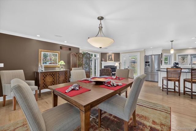 16927 Farmington Road, Livonia, MI 48154
