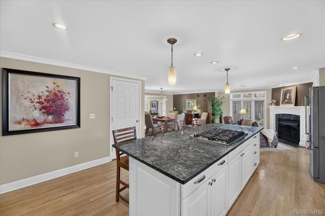 16927 Farmington Road, Livonia, MI 48154