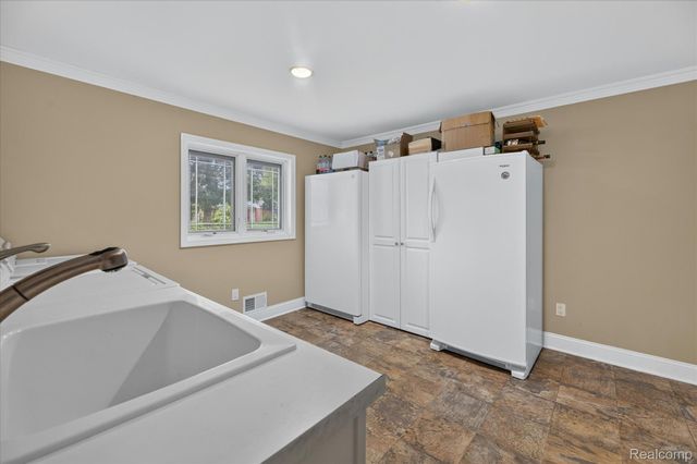 16927 Farmington Road, Livonia, MI 48154