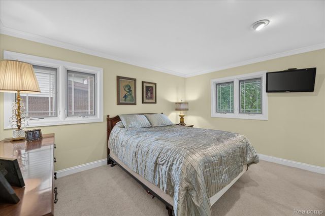 16927 Farmington Road, Livonia, MI 48154