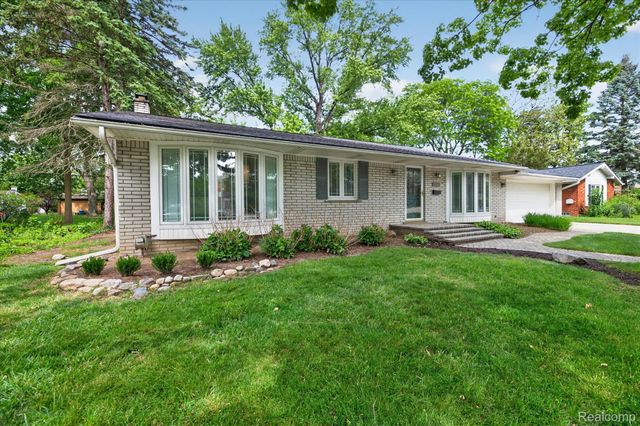 16927 Farmington Road, Livonia, MI 48154