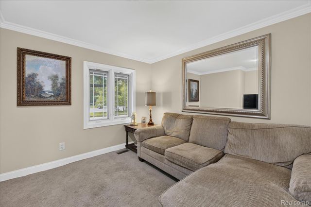 16927 Farmington Road, Livonia, MI 48154