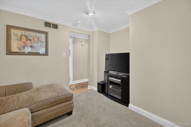 16927 Farmington Road, Livonia, MI 48154