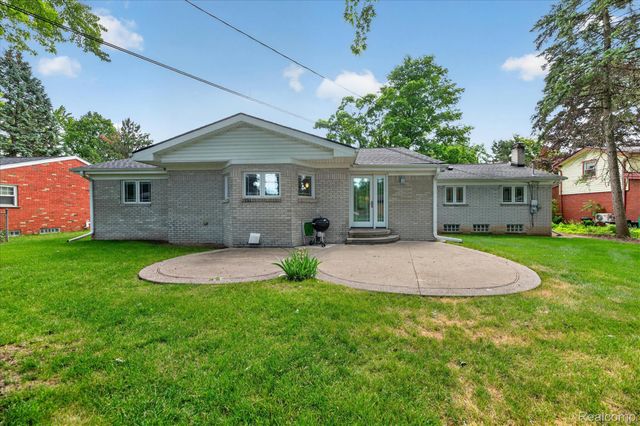16927 Farmington Road, Livonia, MI 48154