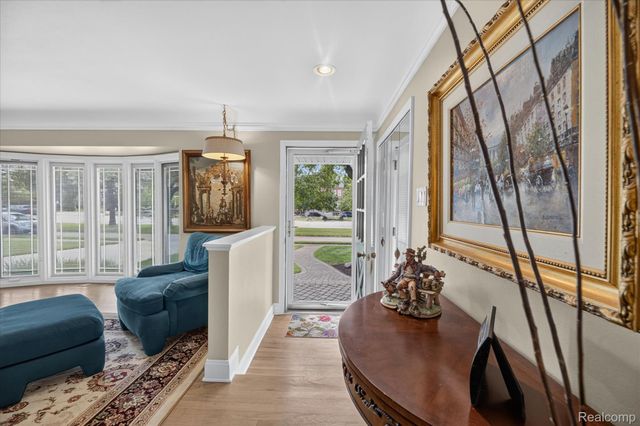 16927 Farmington Road, Livonia, MI 48154