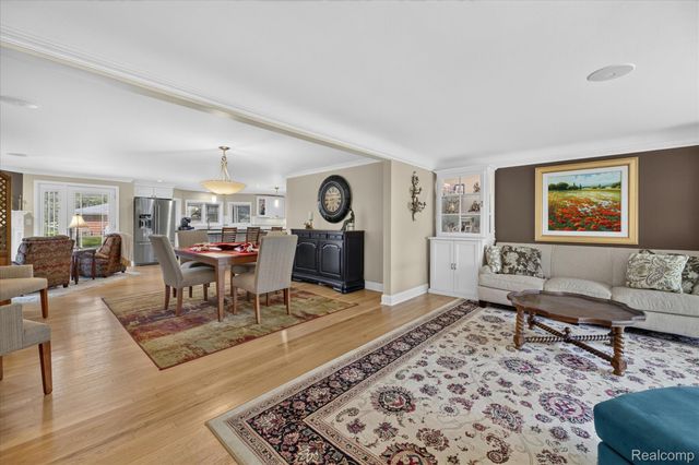 16927 Farmington Road, Livonia, MI 48154
