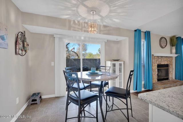 7826 ALLSPICE Circle E, Jacksonville, FL 32244