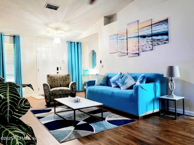 7826 ALLSPICE Circle E, Jacksonville, FL 32244