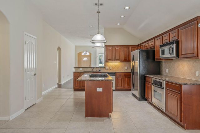 166 April Cove, Conroe, TX 77356