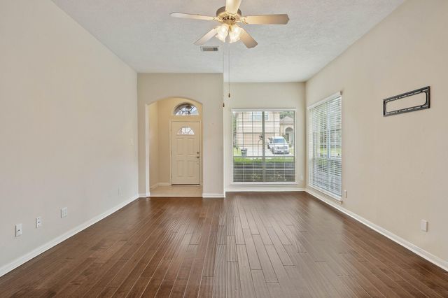 166 April Cove, Conroe, TX 77356