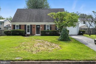 120 N KENNEDY RD, Sterling, VA 20164