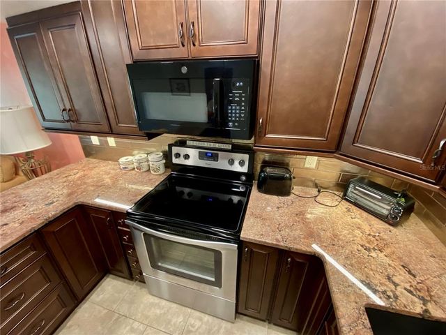 425 30TH AVENUE W C112, Bradenton, FL 34205