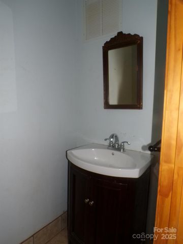 620 Hutch Mountain Road, Fletcher, NC 28732