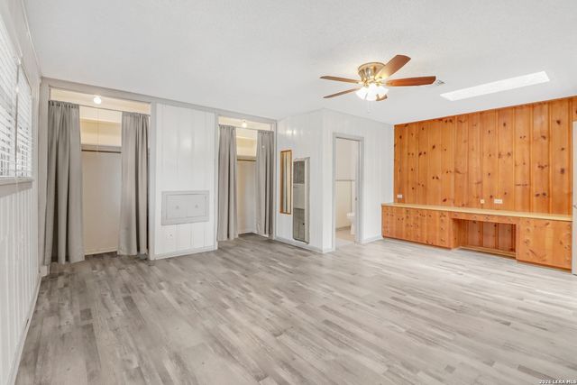 1052 E Humphreys, Seguin, TX 78155