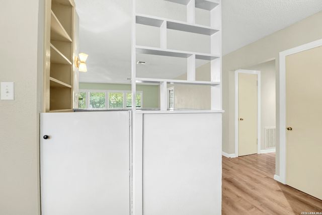 1052 E Humphreys, Seguin, TX 78155