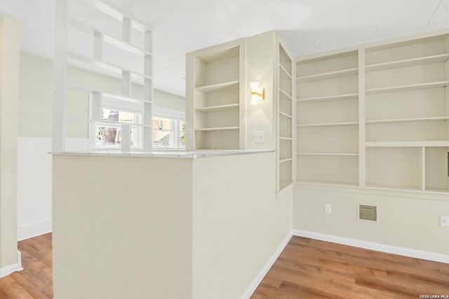 1052 E Humphreys, Seguin, TX 78155