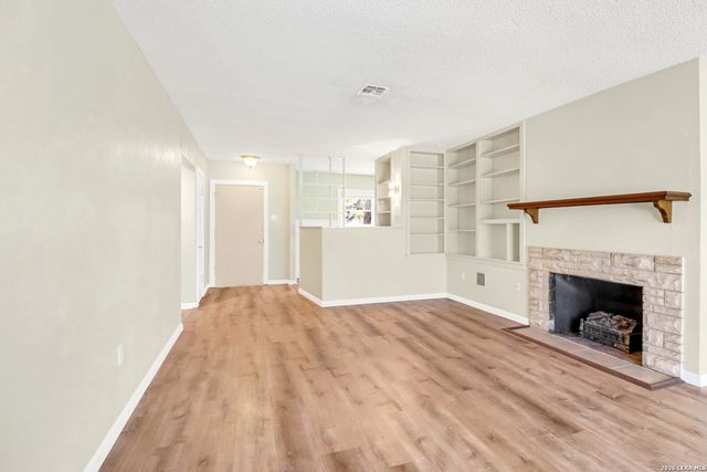 1052 E Humphreys, Seguin, TX 78155