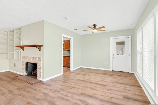 1052 E Humphreys, Seguin, TX 78155