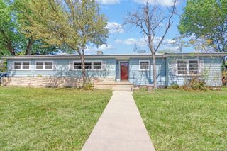1052 E Humphreys, Seguin, TX 78155