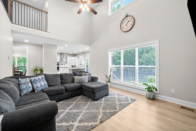 2606 Steeplechase Ct, Clarksville, TN 37043