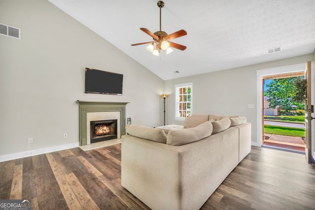 156 Meadow View Drive, Jackson, GA 30233