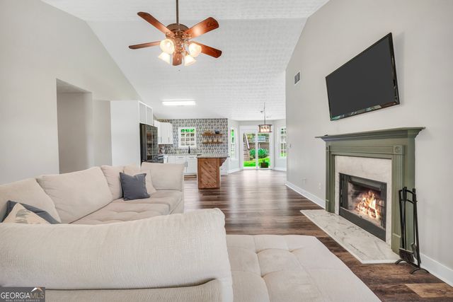 156 Meadow View Drive, Jackson, GA 30233
