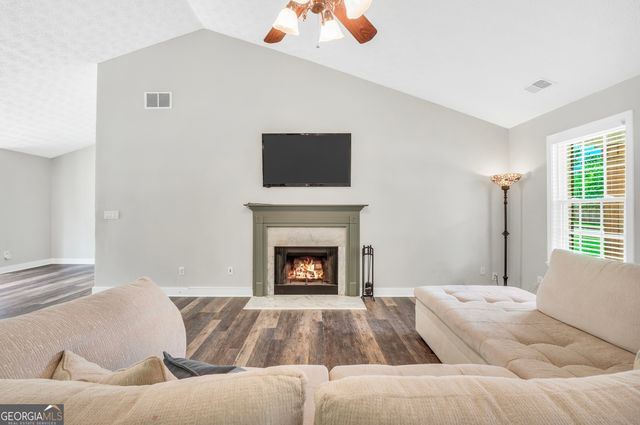 156 Meadow View Drive, Jackson, GA 30233