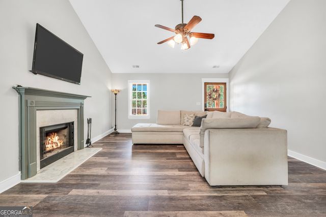 156 Meadow View Drive, Jackson, GA 30233