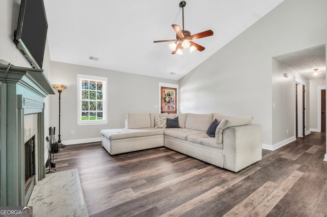156 Meadow View Drive, Jackson, GA 30233