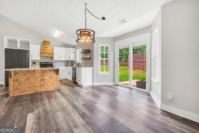 156 Meadow View Drive, Jackson, GA 30233