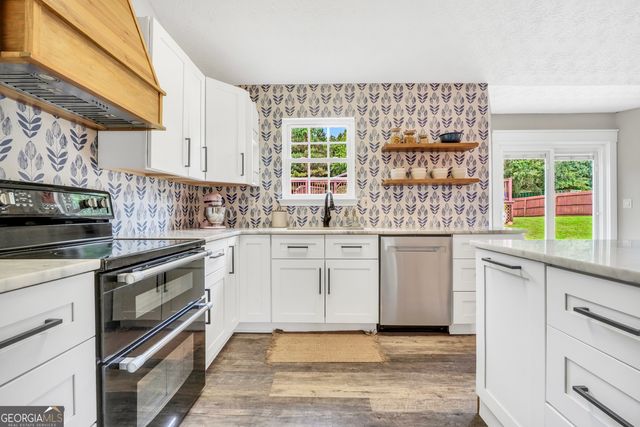 156 Meadow View Drive, Jackson, GA 30233