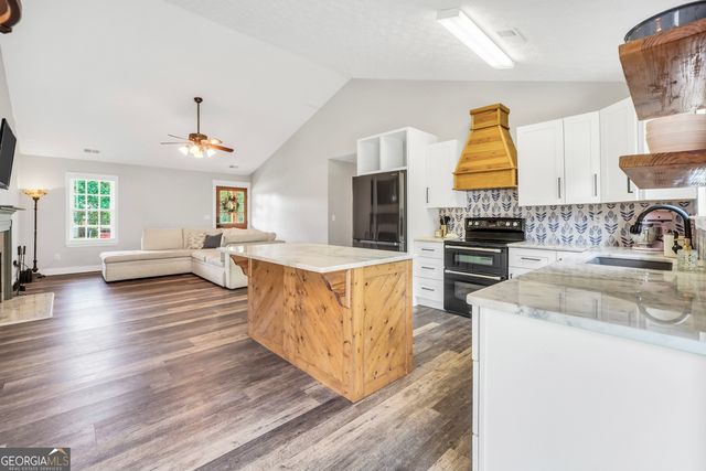 156 Meadow View Drive, Jackson, GA 30233