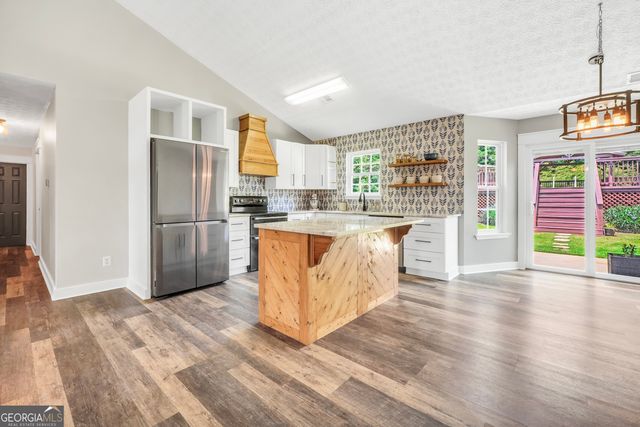 156 Meadow View Drive, Jackson, GA 30233