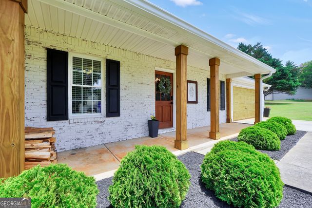 156 Meadow View Drive, Jackson, GA 30233