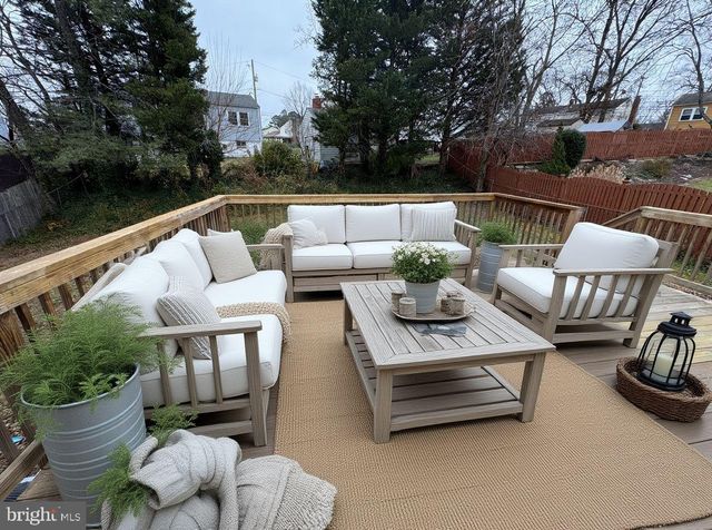 6707 LAMONT DR, Lanham, MD 20706