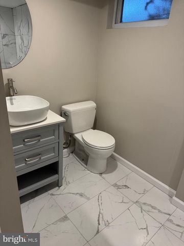 6707 LAMONT DR, Lanham, MD 20706