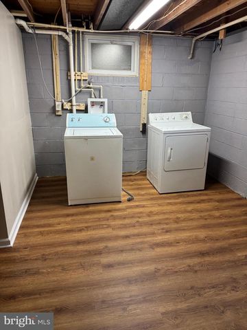 6707 LAMONT DR, Lanham, MD 20706