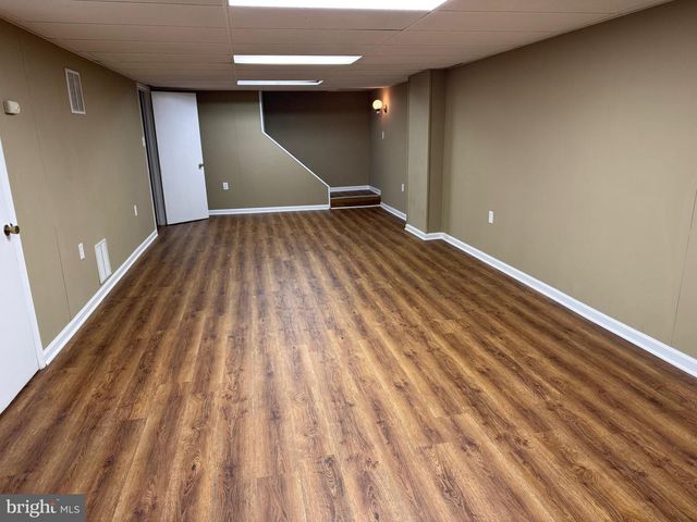 6707 LAMONT DR, Lanham, MD 20706