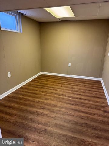 6707 LAMONT DR, Lanham, MD 20706