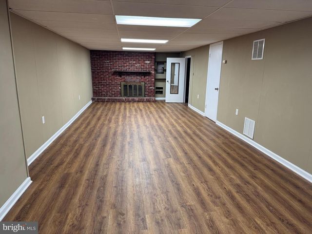 6707 LAMONT DR, Lanham, MD 20706