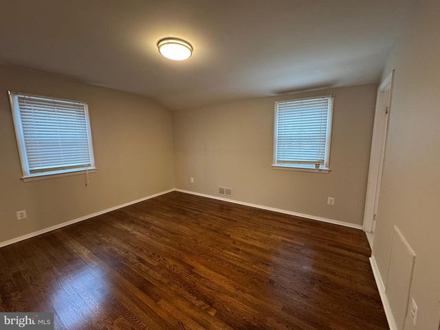 6707 LAMONT DR, Lanham, MD 20706