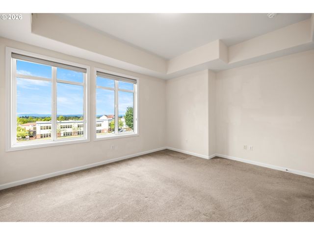 4884 Nw PROMENADE Ter 304, Portland, OR 97229