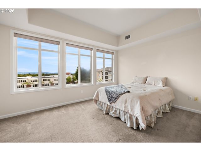 4884 Nw PROMENADE Ter 304, Portland, OR 97229