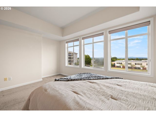 4884 Nw PROMENADE Ter 304, Portland, OR 97229