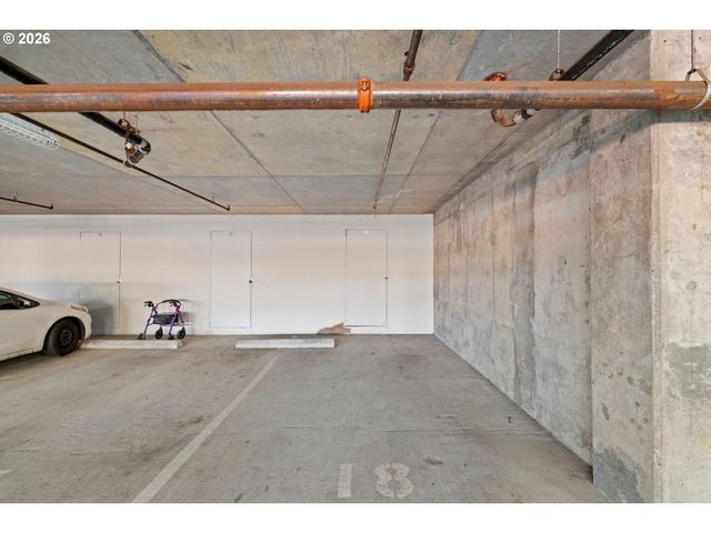 4884 Nw PROMENADE Ter 304, Portland, OR 97229