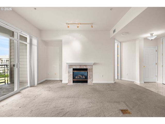 4884 Nw PROMENADE Ter 304, Portland, OR 97229