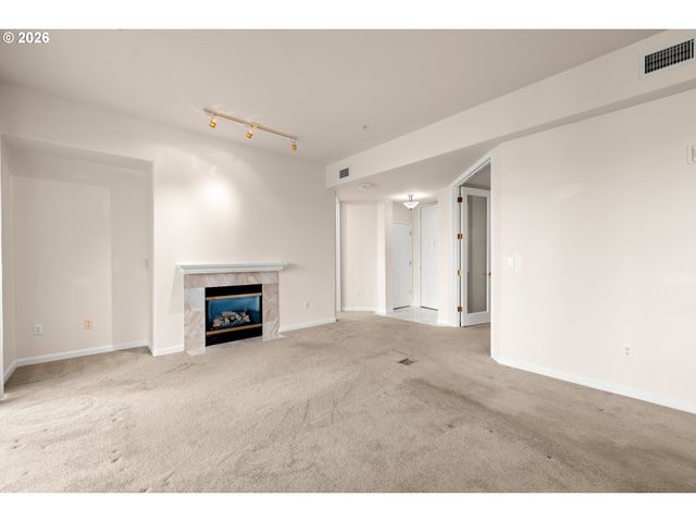 4884 Nw PROMENADE Ter 304, Portland, OR 97229