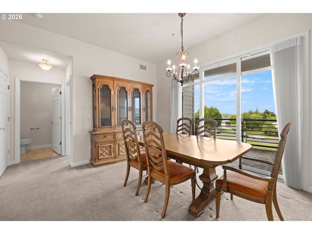 4884 Nw PROMENADE Ter 304, Portland, OR 97229